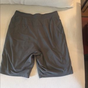 L Lululemon grey running short men